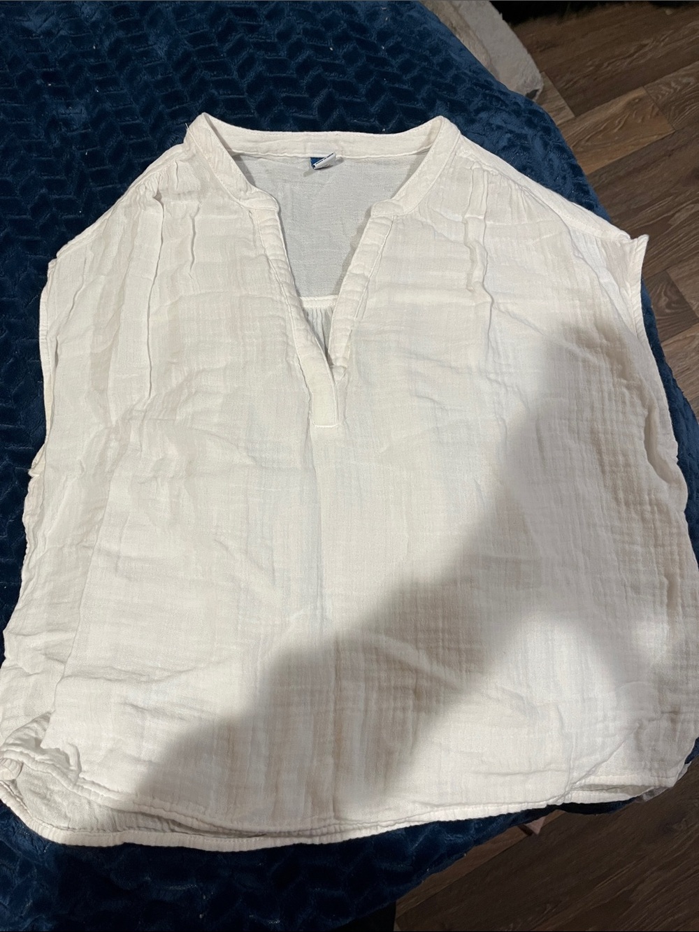 Old Navy Cream Split V Gauze Tank Blouse